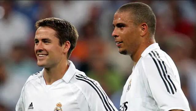 超中表现出 超中表现出